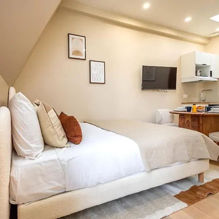 아파트 Charming Air-conditioned