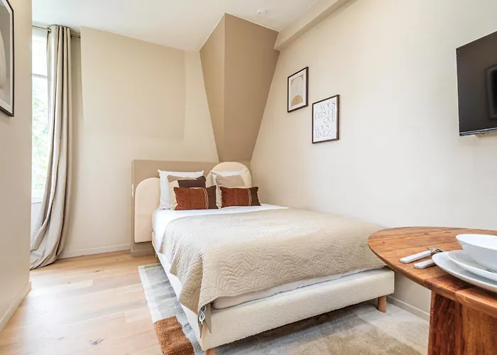 아파트 Charming Air-conditioned *