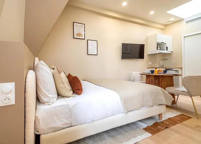 아파트 Charming Air-conditioned